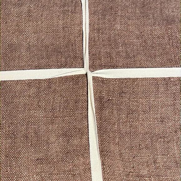 roost washed linen throw blanket w/raw fringe edge in “raisin”-NWT - Picture 3 of 5